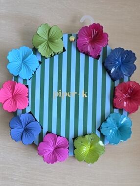 Piper•K Colorful Hibiscus Flower Hair Clips Set NEW